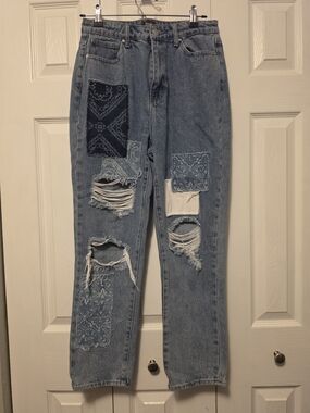 Boyfriend Jeans with Bandana Patchwork - Light Blue
